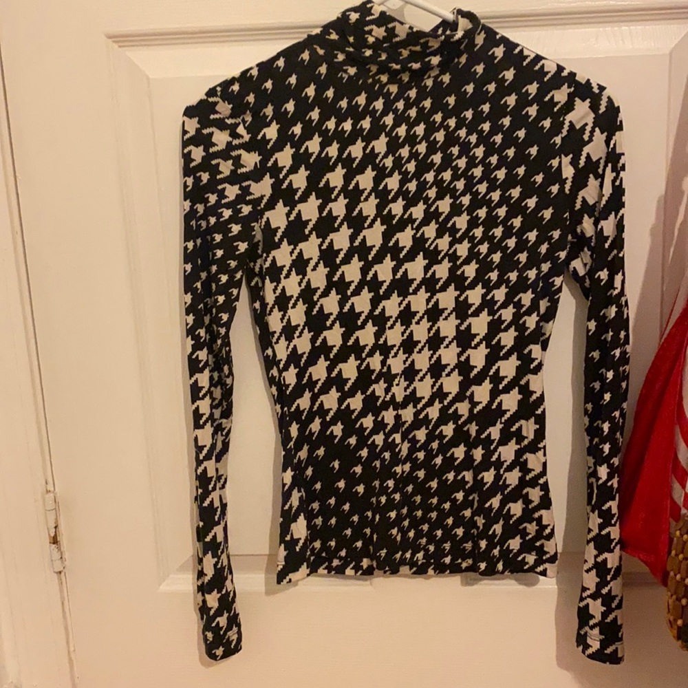Printed turtle neck top